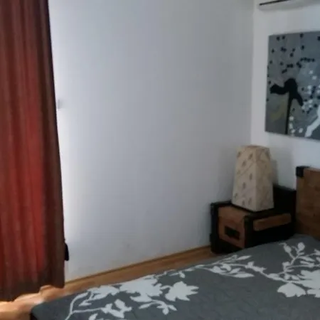 Apartment Violet